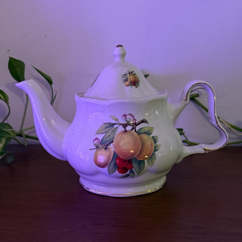 Baum Brothers Formalities Teapot